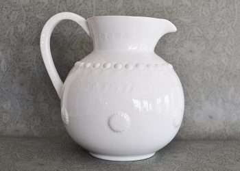 White Lemonade Pitcher 1.8 L “Daisy” | PotteryJo | Willekulla Country Style | Front