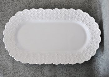 White Oval Platter Large ”Ditsy” | PotteryJo | Willekulla Country Style | Front