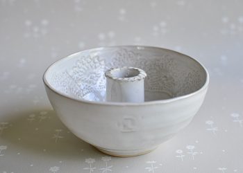 Handgjord vit ljusskål | Petra Lunds Lera | Willekulla Lantlig Inredning | sida