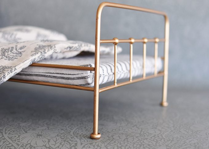 Metal Bed for Bunnies in Gold Color| Maileg | Willekulla Country Style | Back