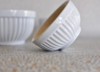 Mynte tre vita skålar i porslin | Ib Laursen | Willekulla Lantlig Inredning | närbild