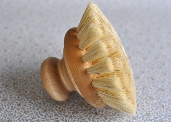 Handmade Pan Brush in Maple & Tampico Fiber | Iris Hantverk | Willekulla Country Style | Side
