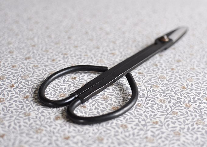 Large Black Scissor Vintage Style | Ib Laursen | Willekulla Country Style | Closeup