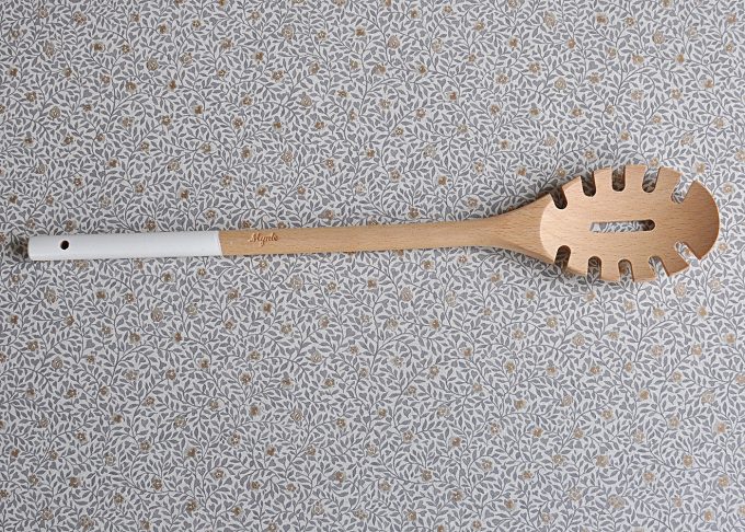 Wooden Pasta Spoon White Handle | Ib Laursen | Willekulla Country Style | Front