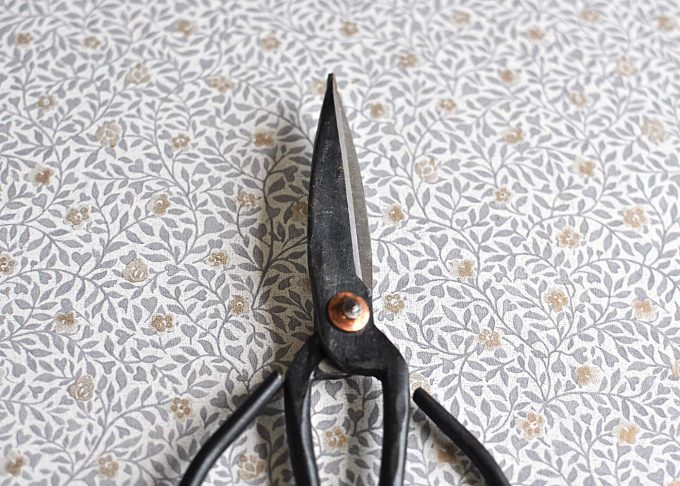 Metal Scissor Vintage Style Medium | Ib Laursen | Willekulla Country Style | Closeup